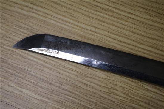 A WW2 Japanese katana with standard mounts, the blade with wavy hamon 98cm